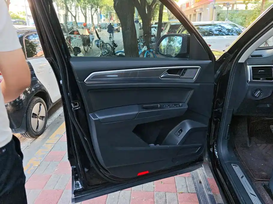 Volkswagen Teramont — миниатюра 7
