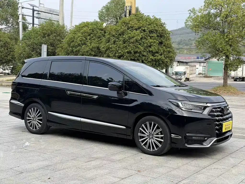 Honda Elysion — миниатюра 2