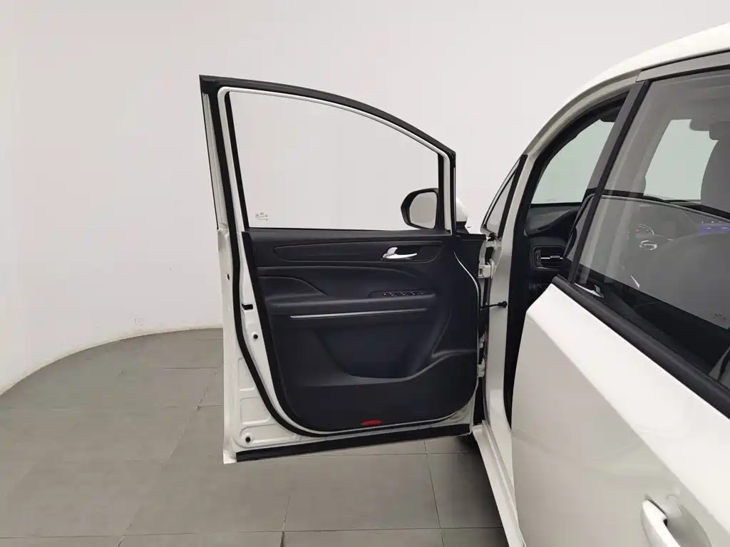 GAC Motor Trumpchi M6 — миниатюра 8