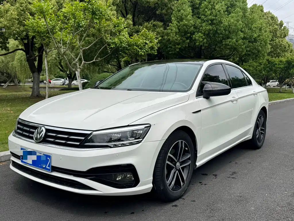 Купить Volkswagen Lamando