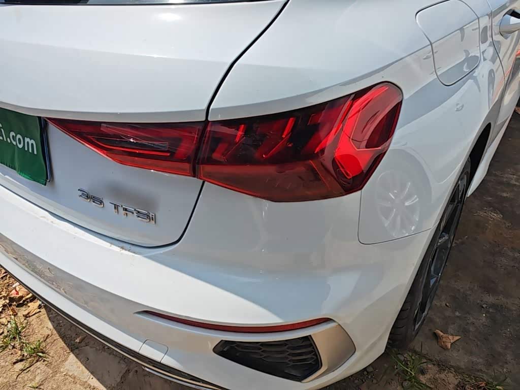 Audi A3 1.4 л 2023 г. Белый, пробег 43099 км