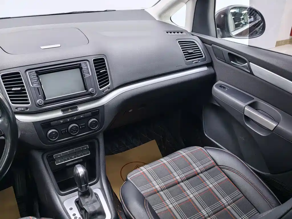 Volkswagen Sharan — миниатюра 18
