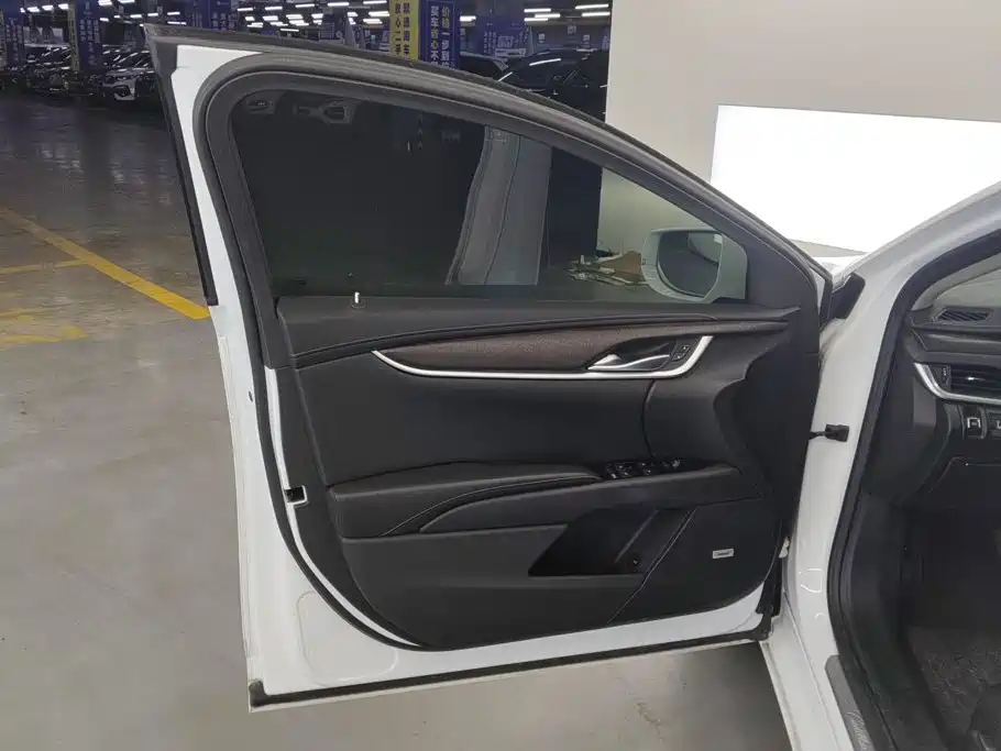 Cadillac XTS — миниатюра 7
