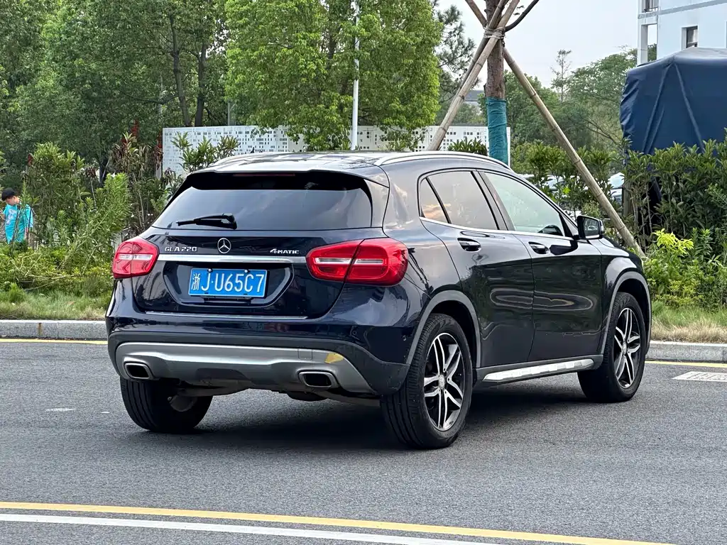 Mercedes-Benz GLA — миниатюра 9