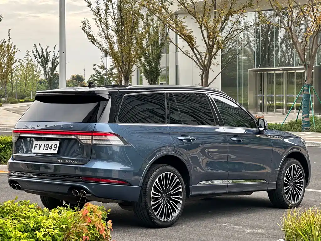 Lincoln Aviator — миниатюра 5