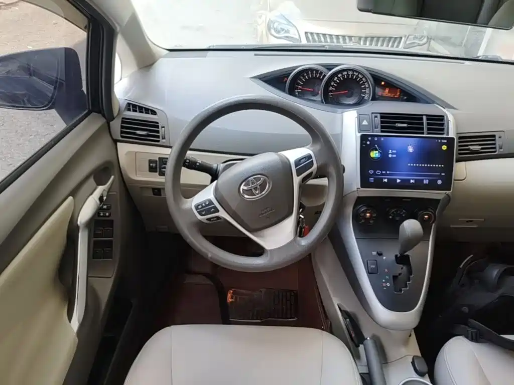 Toyota Verso — миниатюра 11
