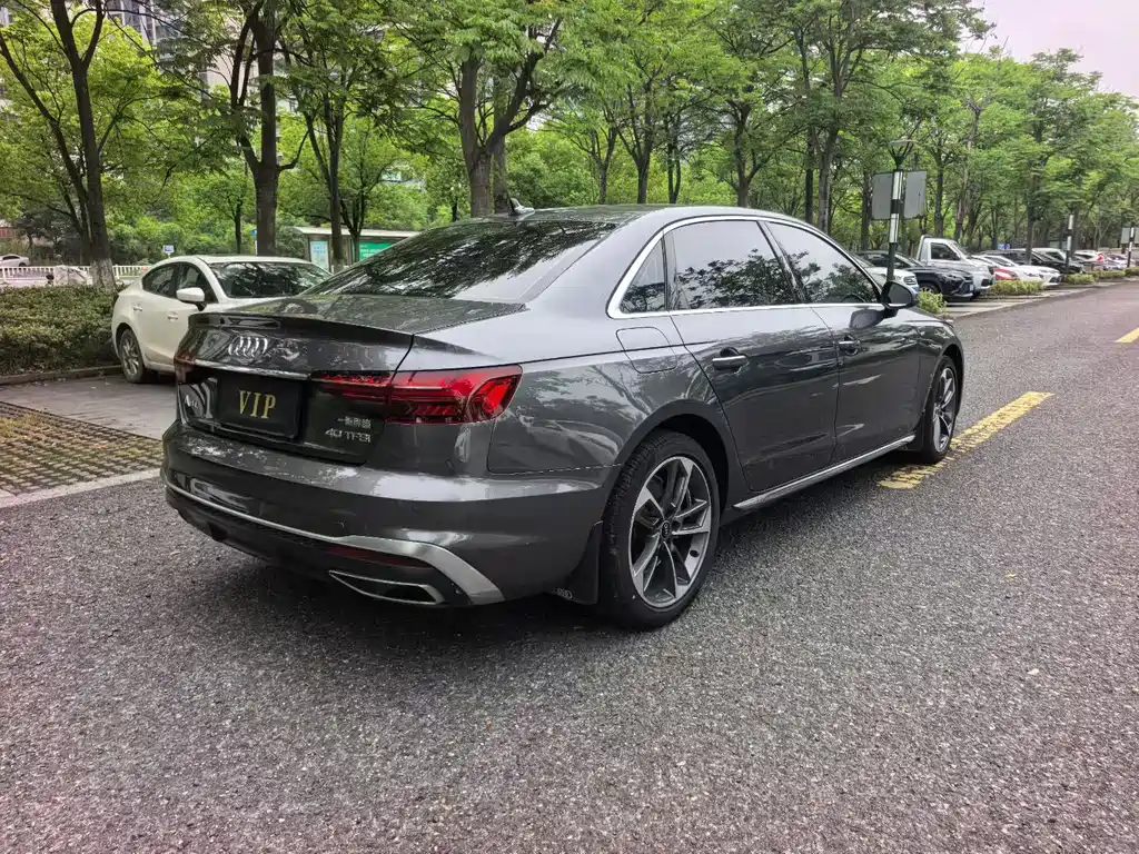 Audi A4L 2023 40 TFSI Fashion