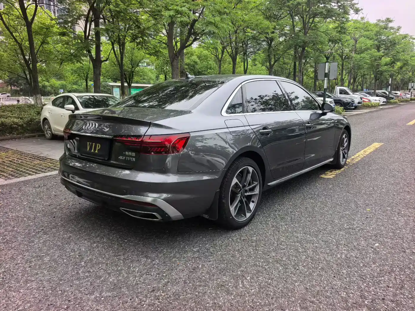 Audi A4L 2024 Silver/gray из Китая, фото 6