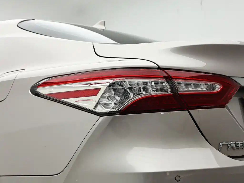 Toyota Camry — миниатюра 7