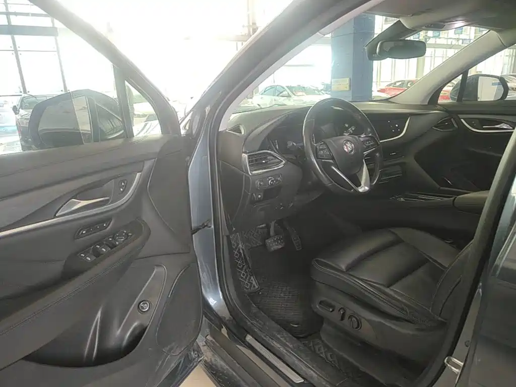 Buick Enclave — миниатюра 16