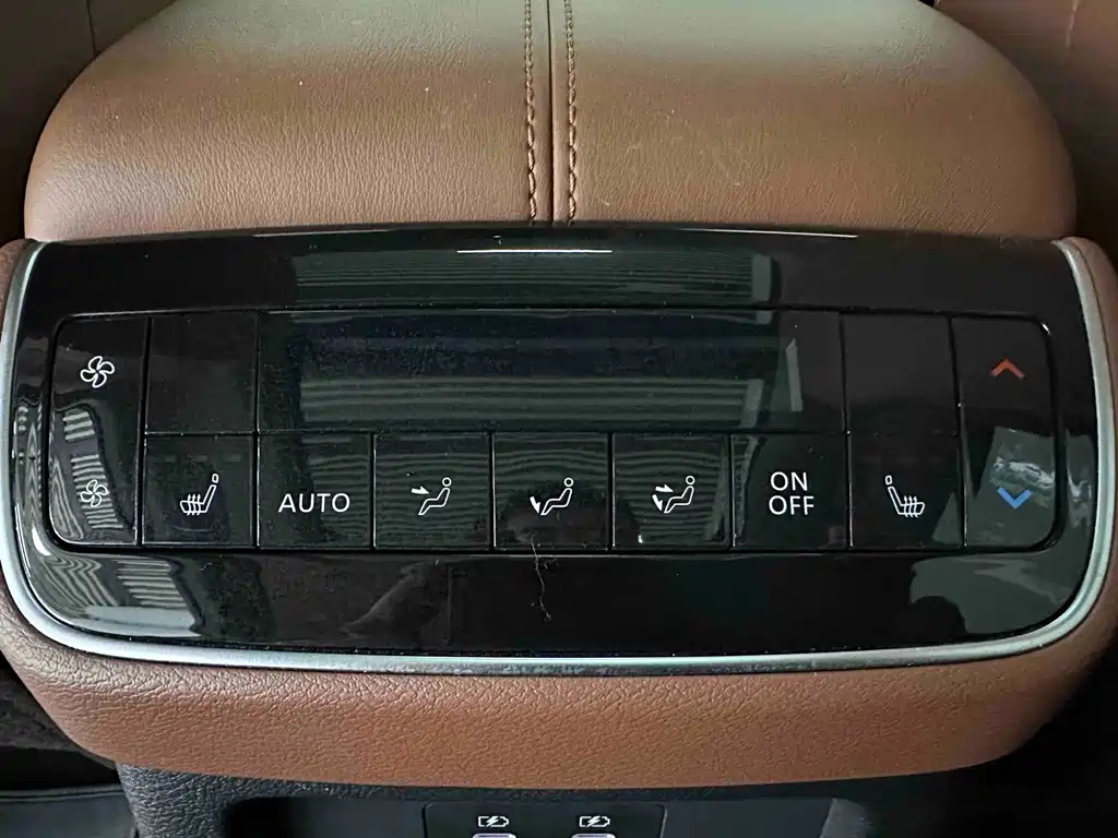 NISSAN EXPLORING THE LAND