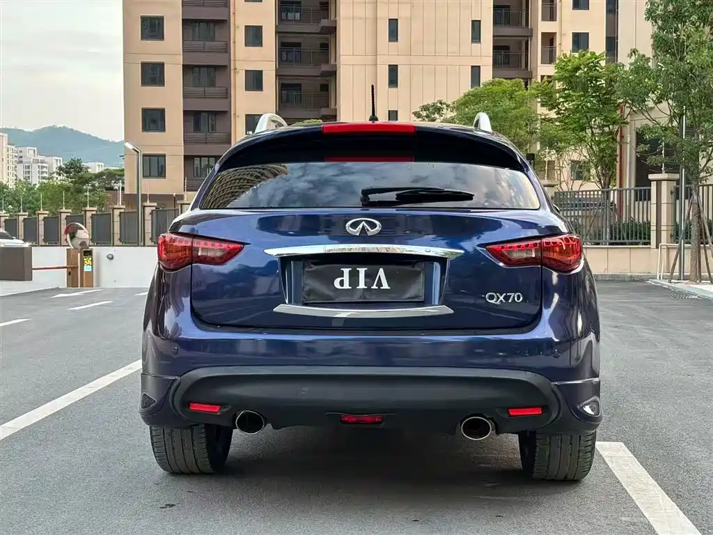 Infiniti QX70 2013 3.7L