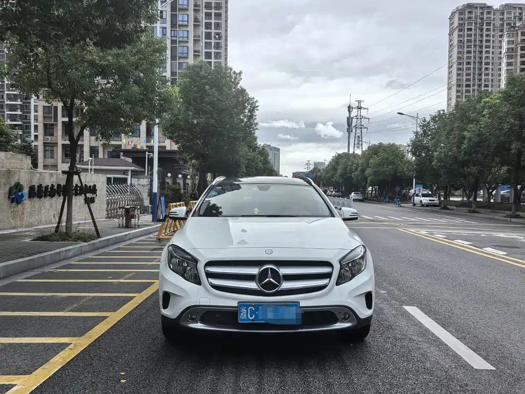 Mercedes-Benz GLA — миниатюра 2