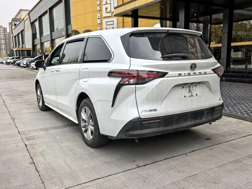 TOYOTA SIENNA