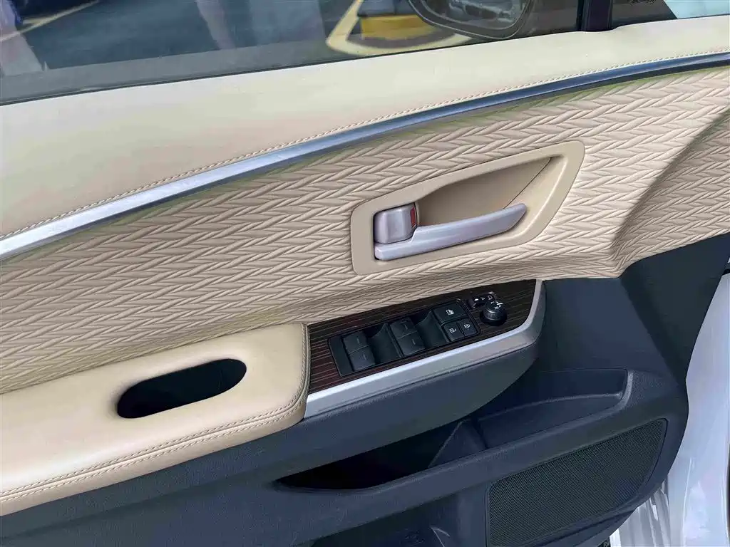 Toyota Sienna — миниатюра 17