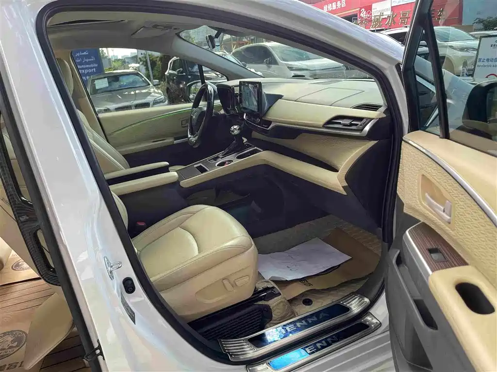 Toyota Sienna — миниатюра 22