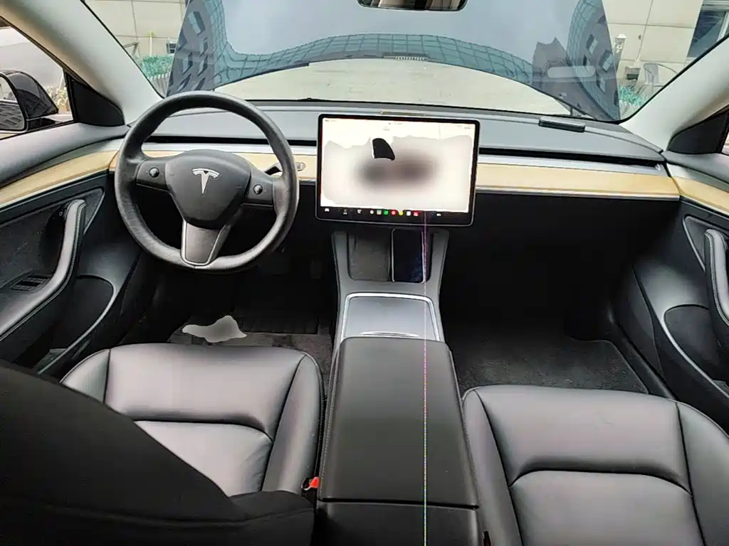 Tesla Model 3 — миниатюра 10