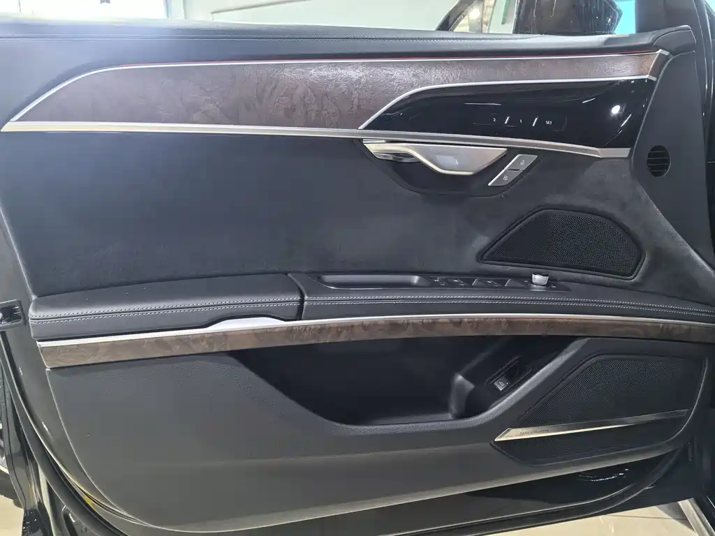 Audi A8 2023 A8L 50 TFSI quattro Premium