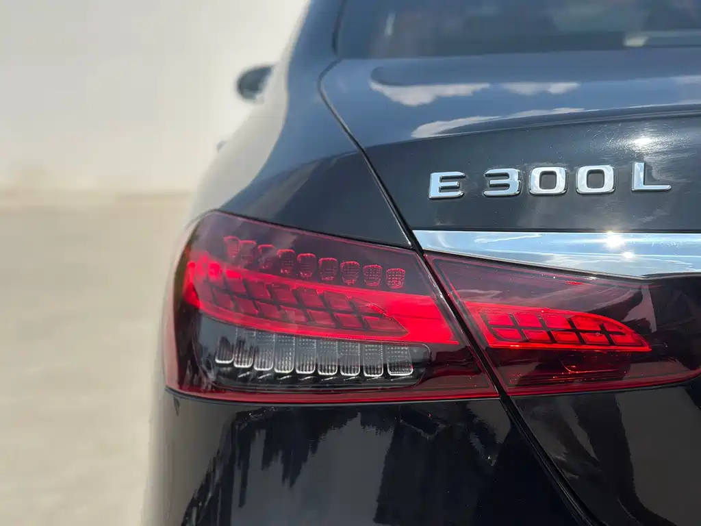 Mercedes-Benz E-Class — миниатюра 20