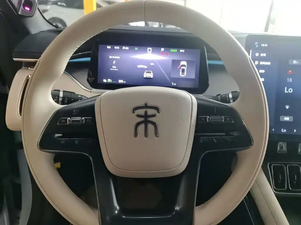 BYD L EV — миниатюра 11