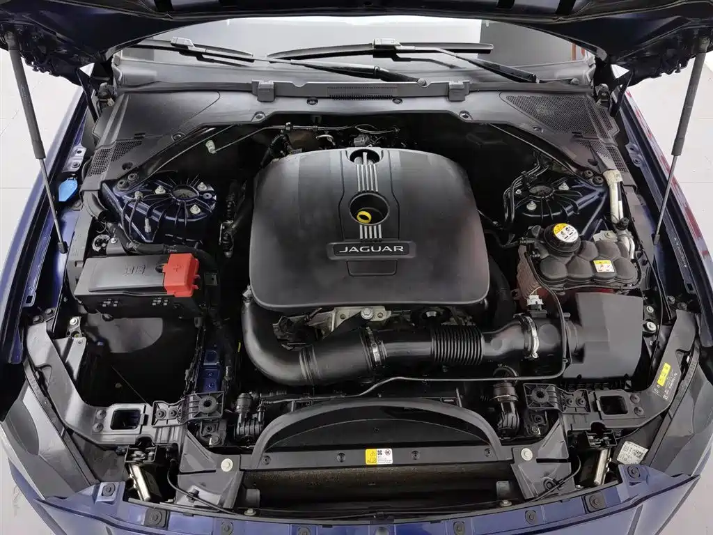 Jaguar XE 2017 2.0T 240PS R-Sport