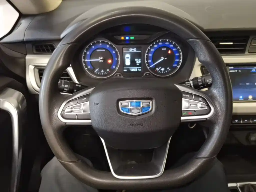 Geely Vision X3 — миниатюра 11