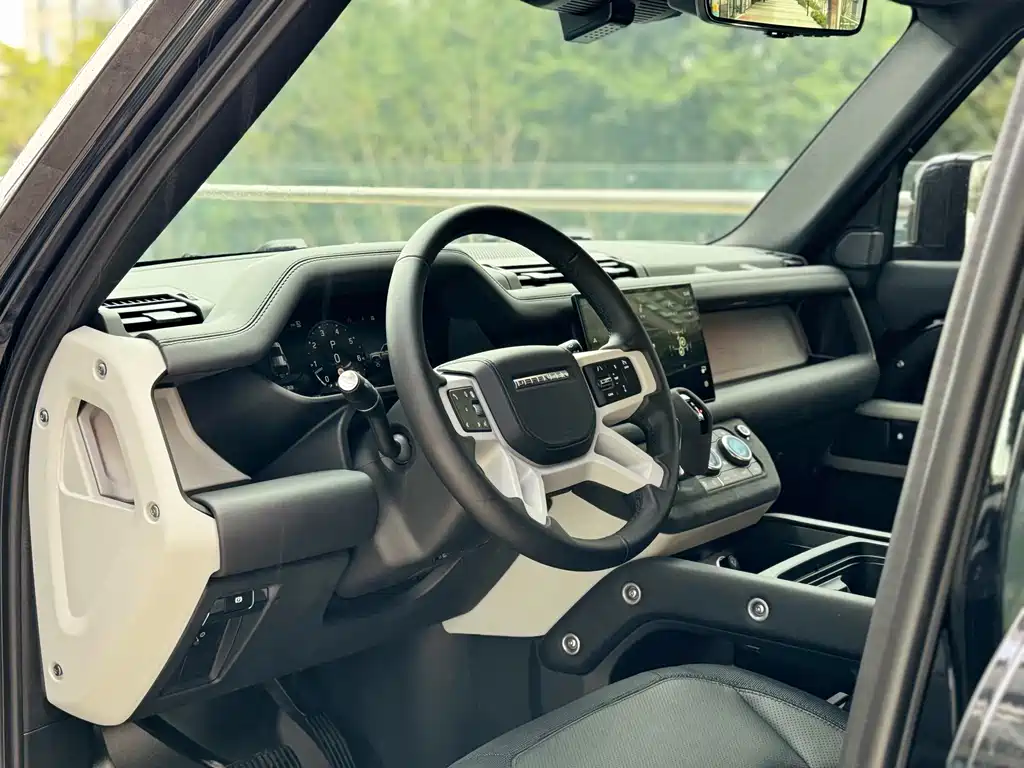 Land Rover Defender — миниатюра 4