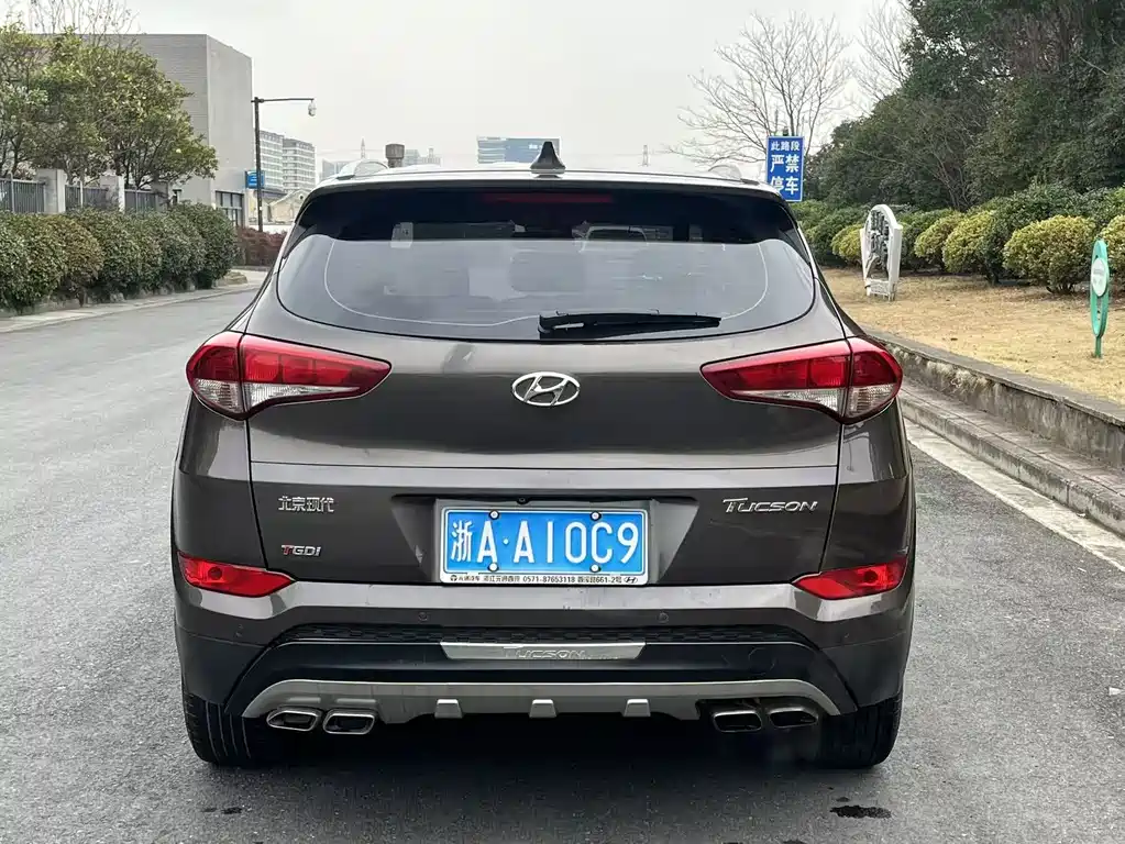 HYUNDAI TUCSON