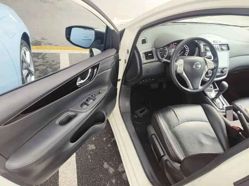 Nissan Tiida — миниатюра 16