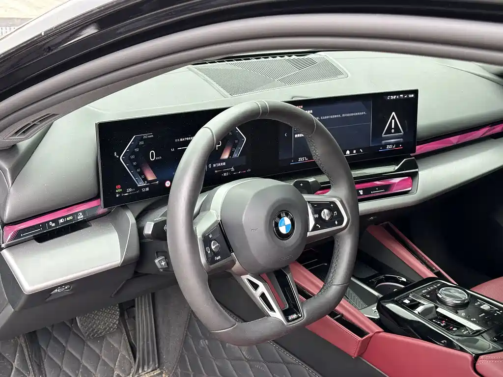 BMW 5 Series — миниатюра 14