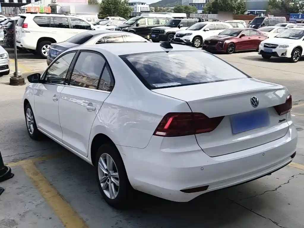 Volkswagen Santana — миниатюра 5