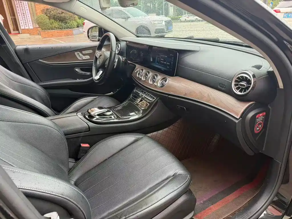 Mercedes-Benz E-Class — миниатюра 5