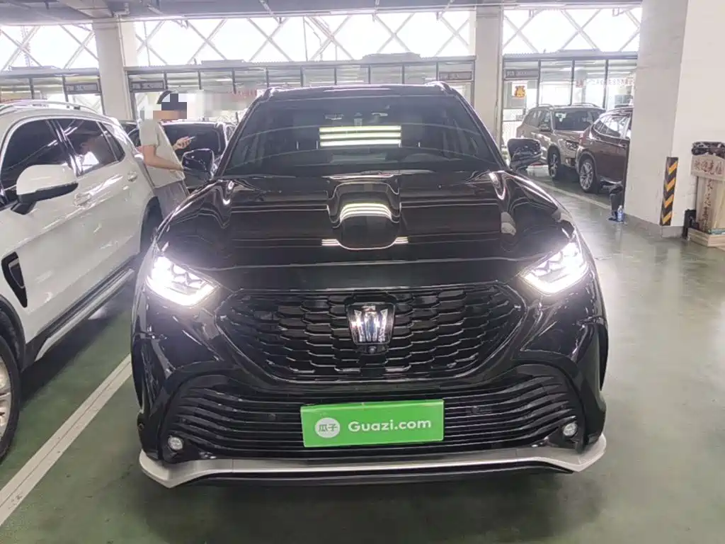 Toyota Crown Kluger — миниатюра 3