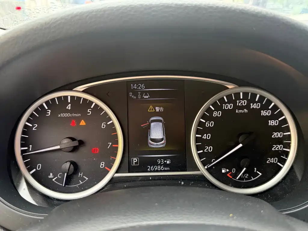 Nissan Tiida — миниатюра 4
