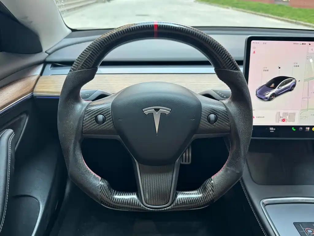 Tesla Model 3 — миниатюра 7