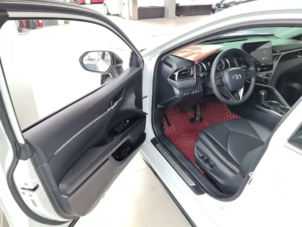 Toyota Camry — миниатюра 16