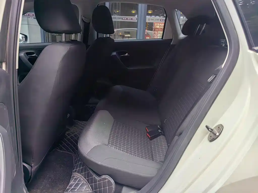 Volkswagen Polo — миниатюра 9