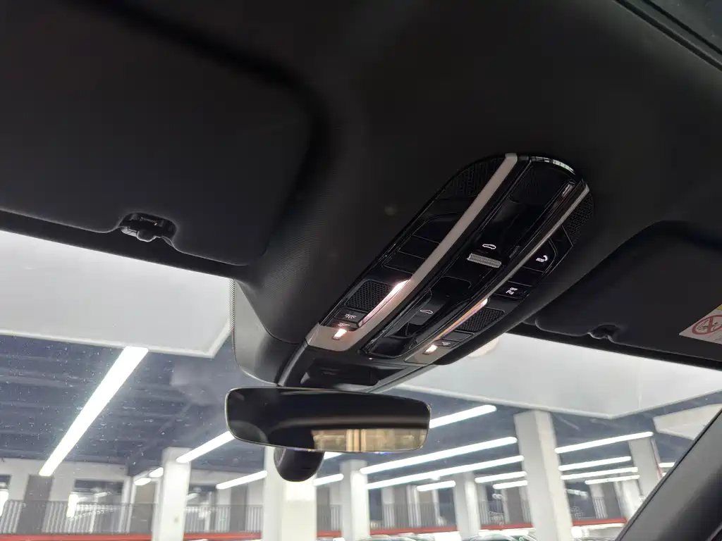 Porsche Cayenne Hybrid — миниатюра 7