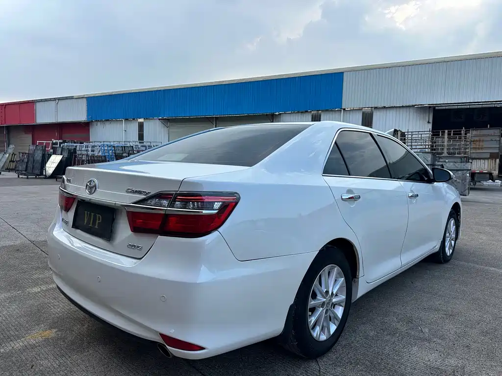 Toyota Camry — миниатюра 5
