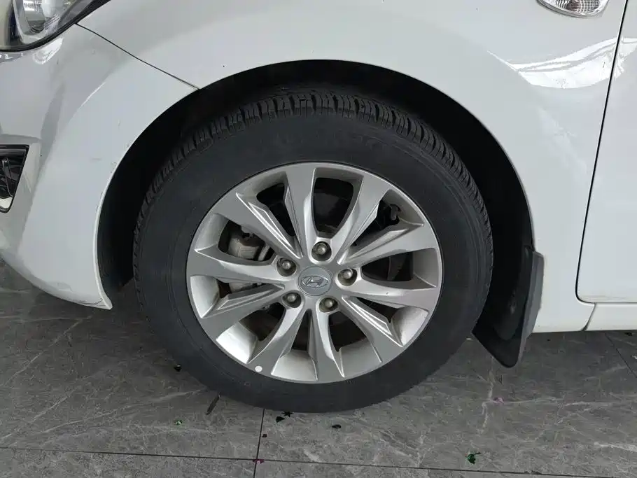 Hyundai Elantra Langdong — миниатюра 6