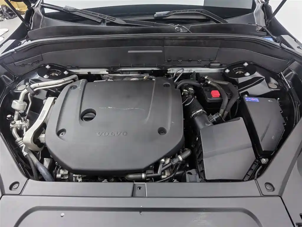 Volvo XC90 2023 B6 Luxury 7 мест