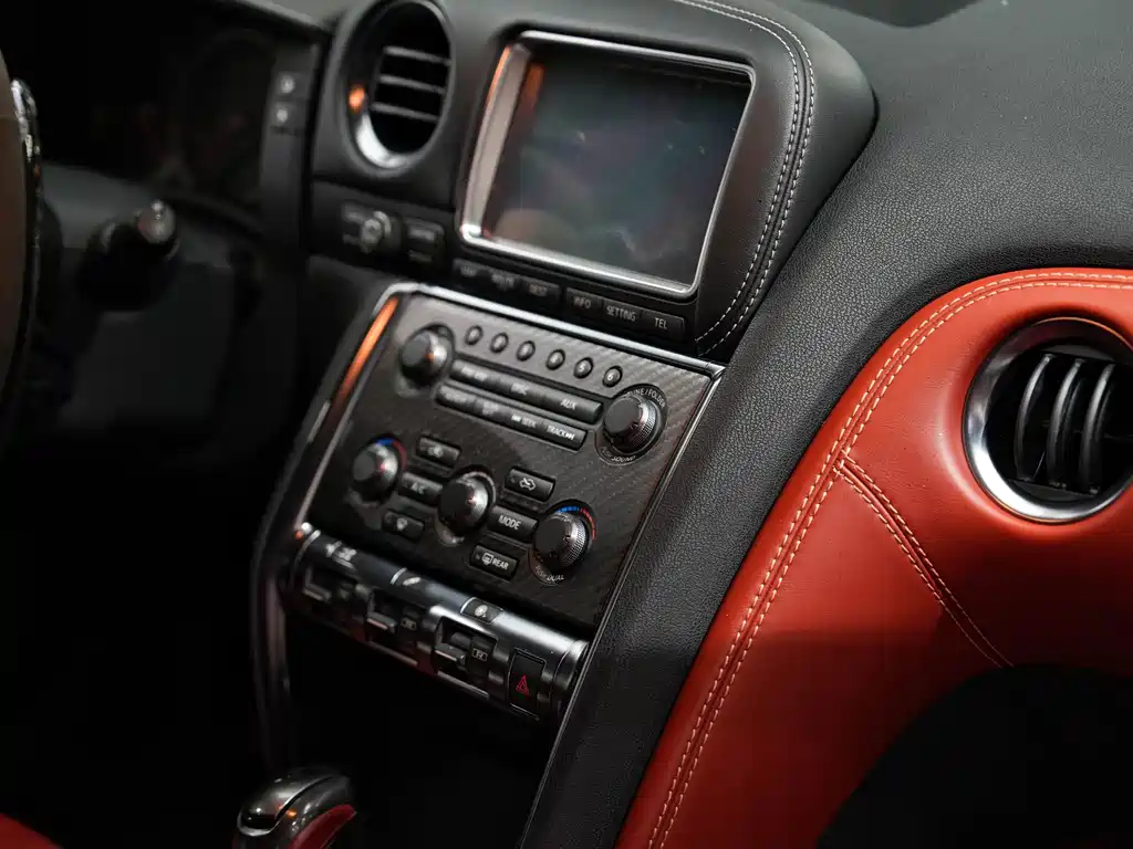 Nissan GT-R — миниатюра 25