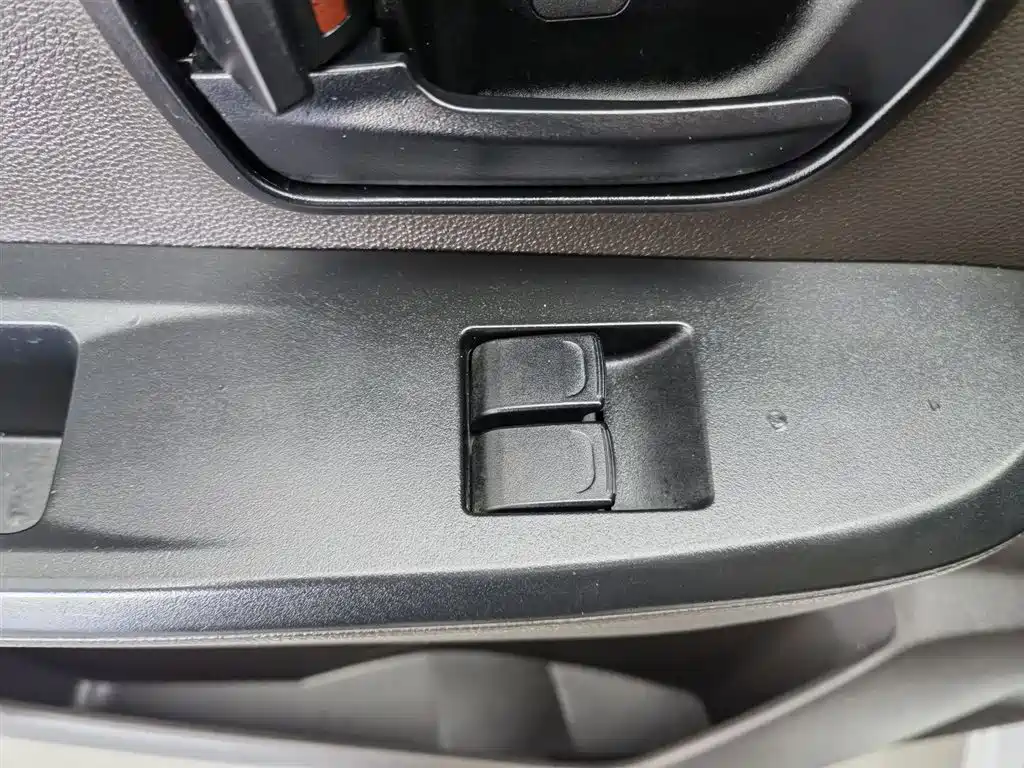 Wuling V 2022 1.5L LAR