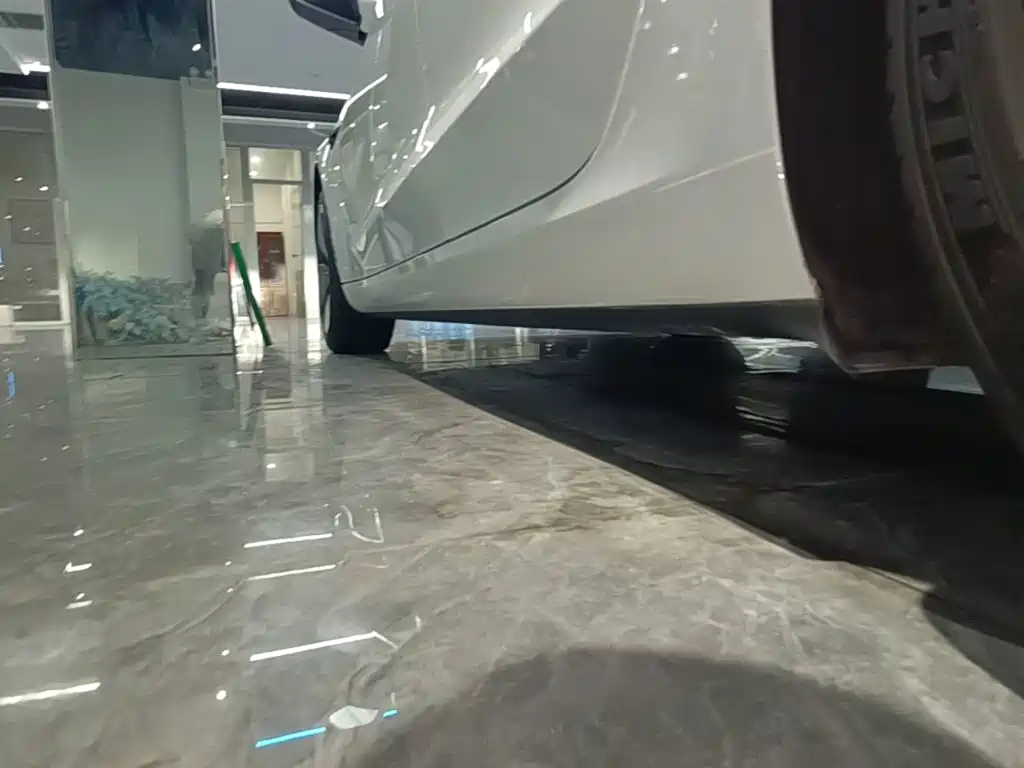 Tesla Model 3 — миниатюра 22
