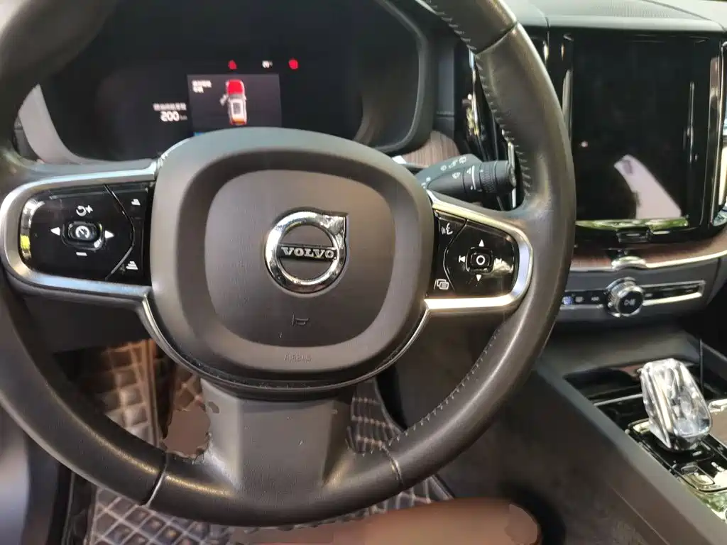 Volvo XC60 — миниатюра 5