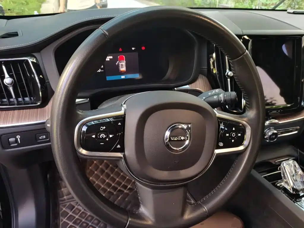 Volvo XC60 — миниатюра 6