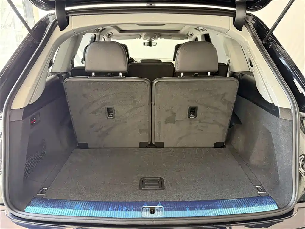 Audi Q7 — миниатюра 9