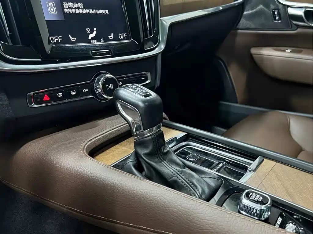 Volvo S90 — миниатюра 12