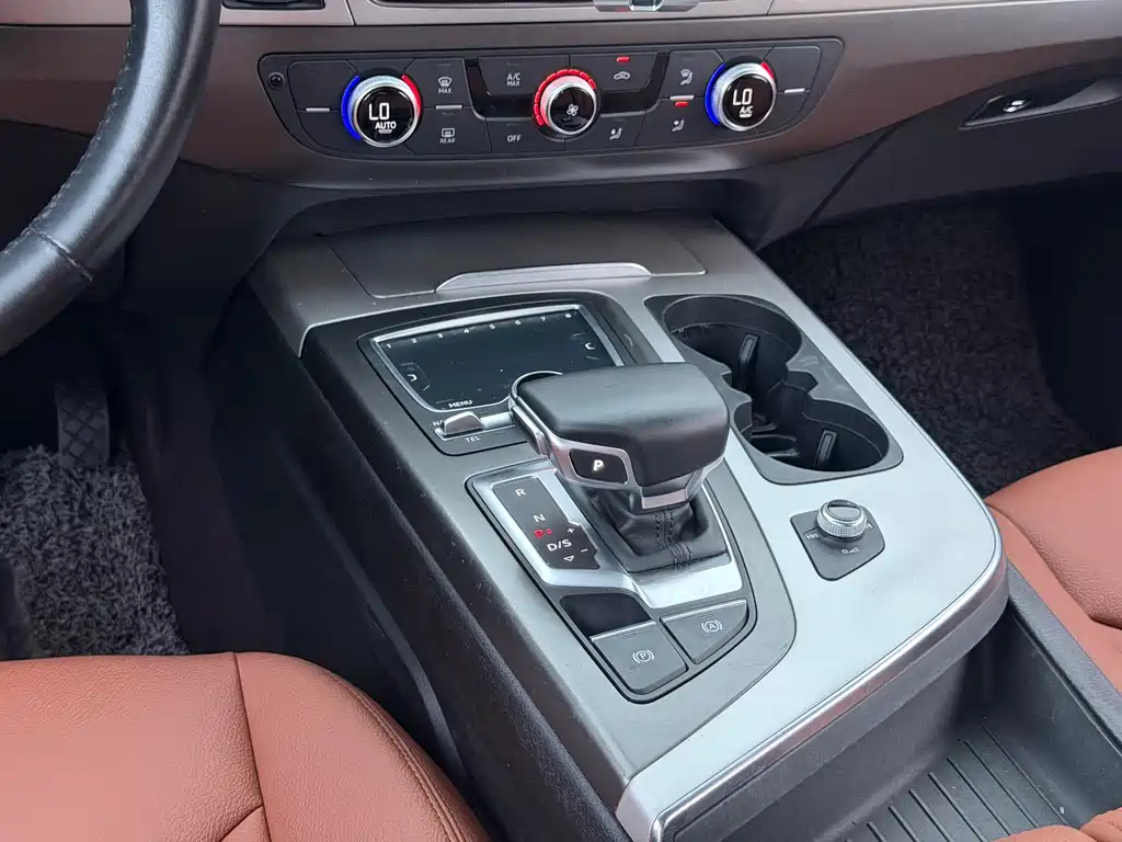 Audi Q7 — миниатюра 13