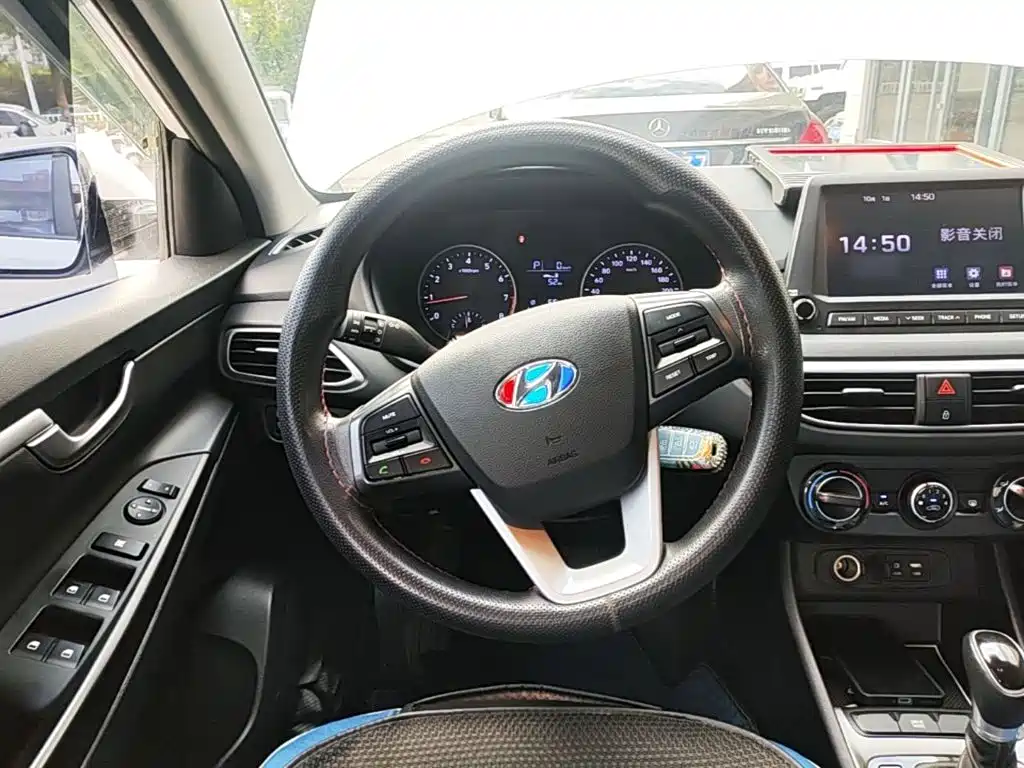 Hyundai Elantra — миниатюра 11